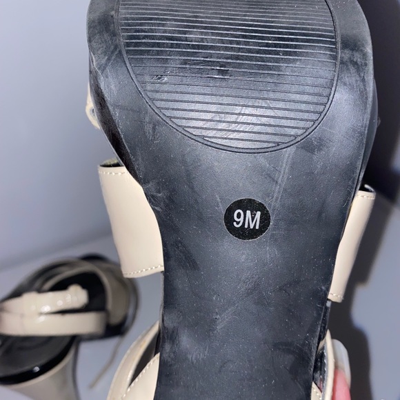 Beige and black Guess heels - Picture 3 of 4